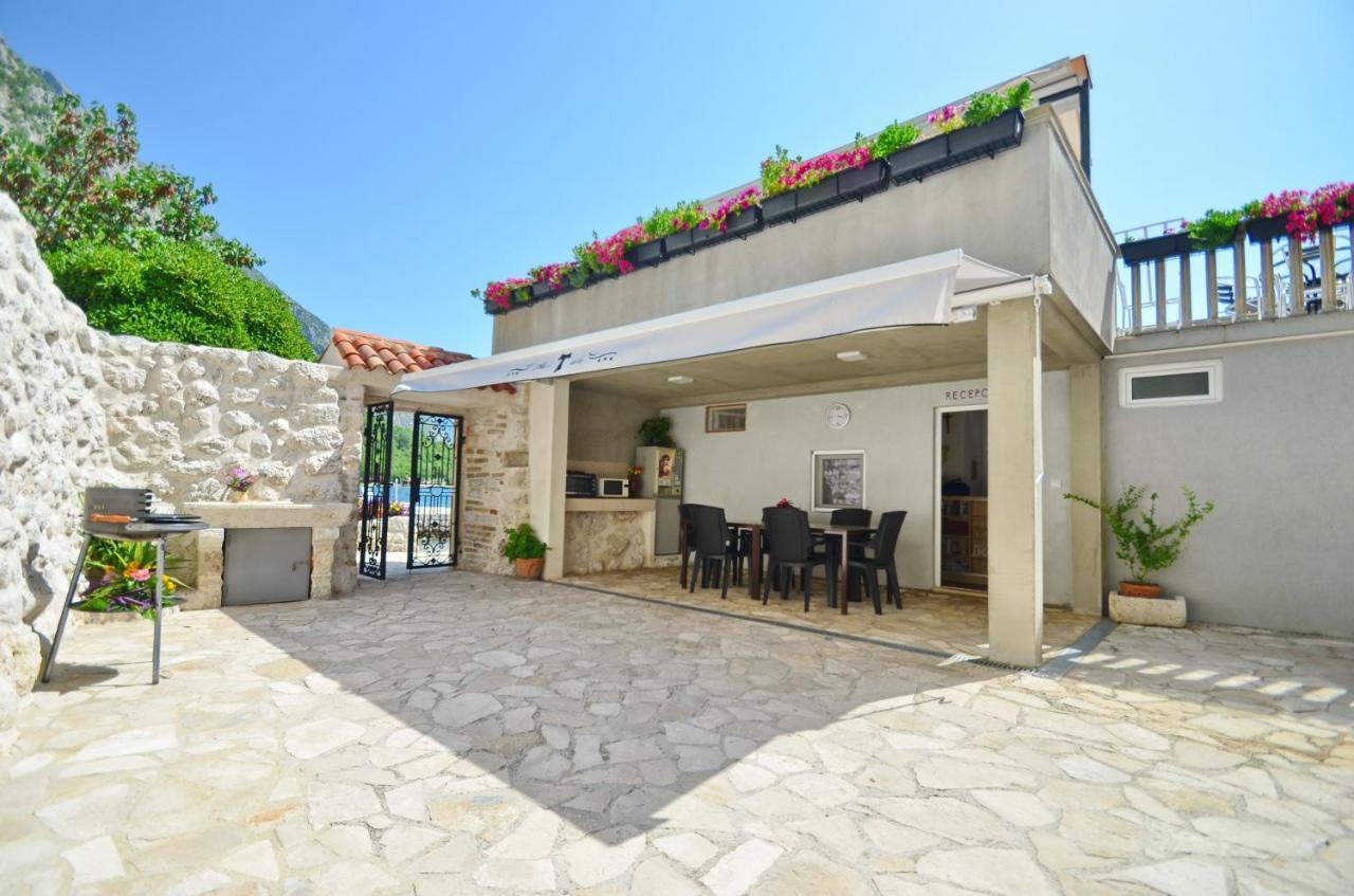 Tau Mir I Dobro Apartment Kotor Ngoại thất bức ảnh
