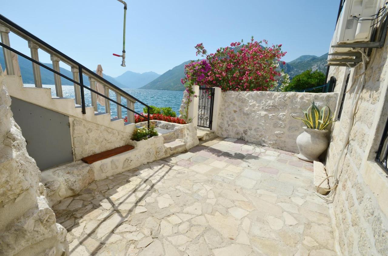 Tau Mir I Dobro Apartment Kotor Ngoại thất bức ảnh